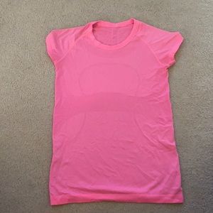 Lululemon Athletica Swiftly Tech Short Sleeve Shirt Size 6 Hot Pink